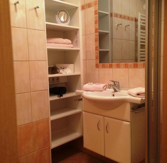 חדר סטנדרט לשלושה, Gasthof Zur Gams