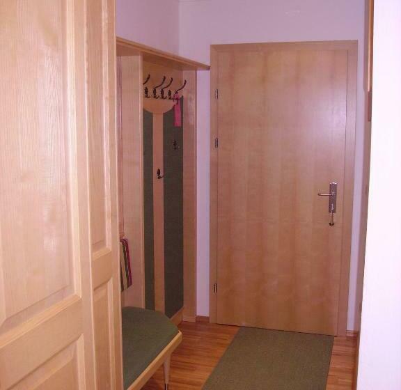 חדר משפחתי, Gasthof Zur Gams