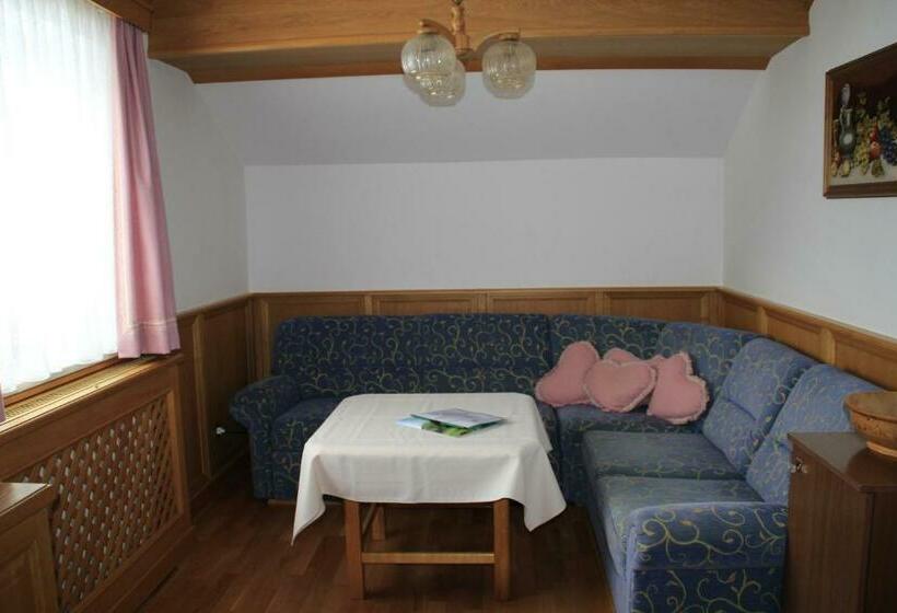 סוויטה, Gasthof Zur Gams