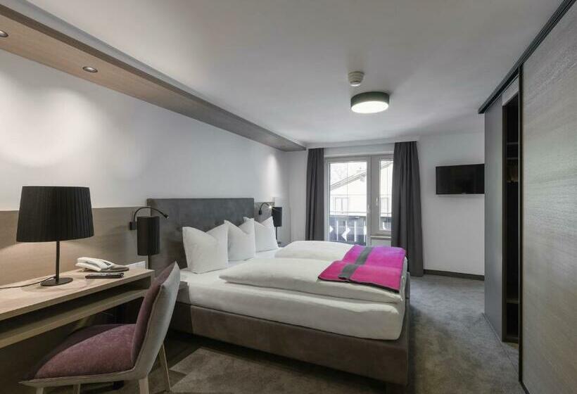 バルコニー付きスーペリアルーム, Quality Hosts Arlberg Hotel Goldenes Kreuz B&b