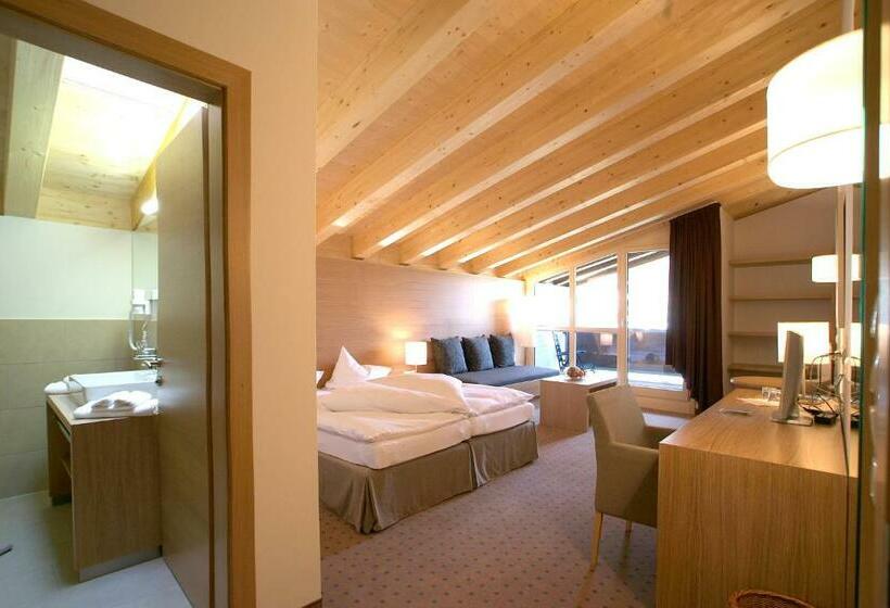 バルコニー付きスーペリアルーム, Quality Hosts Arlberg Hotel Goldenes Kreuz B&b