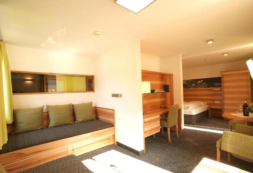 バルコニー付きジュニアスイート, Quality Hosts Arlberg Hotel Goldenes Kreuz B&b