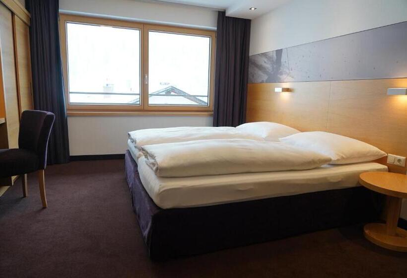 Трехместный Номер Комфорт, Quality Hosts Arlberg   Hotel Goldenes Kreuz B&b