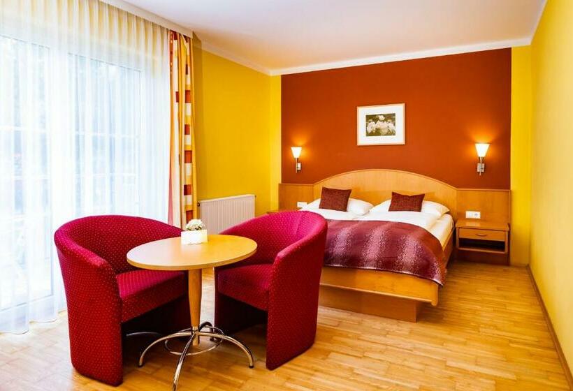 Номер Стандарт с Балконом, Golf & Thermenland Sonnenpension Frühstückshotel Burgauberg Stegersbach