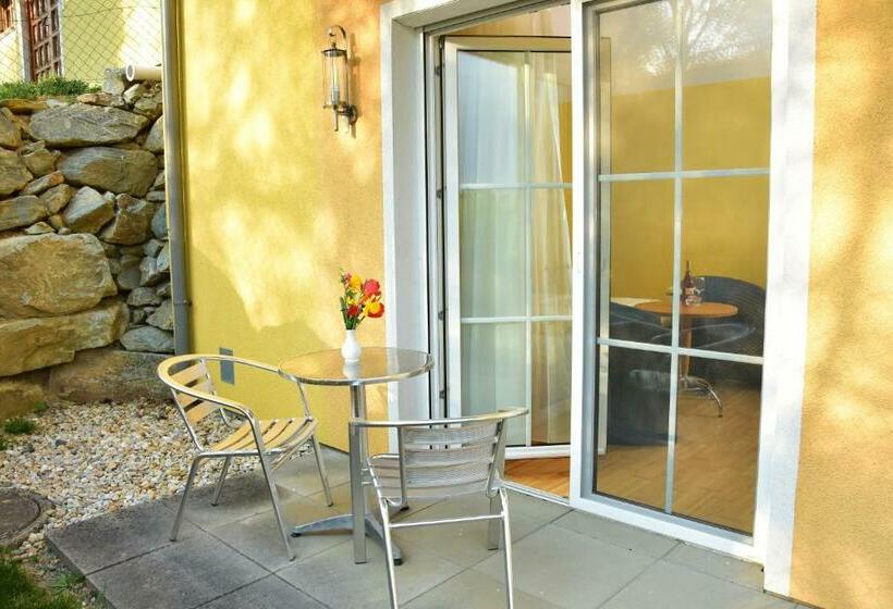 Номер Стандарт Кровать Кинг Адаптированный для Инвалидов, Golf & Thermenland Sonnenpension Frühstückshotel Burgauberg Stegersbach