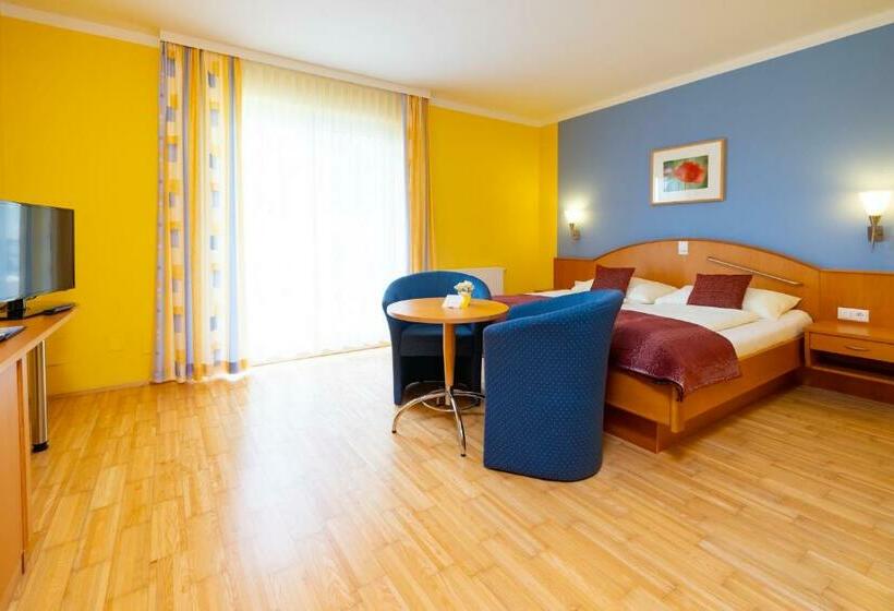 Номер Стандарт Кровать Кинг Адаптированный для Инвалидов, Golf & Thermenland Sonnenpension Frühstückshotel Burgauberg Stegersbach