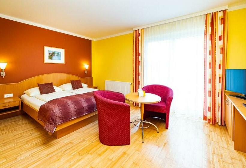 Номер Стандарт с Балконом, Golf & Thermenland Sonnenpension Frühstückshotel Burgauberg Stegersbach