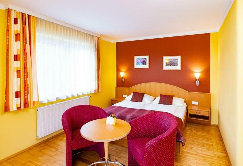 Номер Стандарт с Балконом, Golf & Thermenland Sonnenpension Frühstückshotel Burgauberg Stegersbach