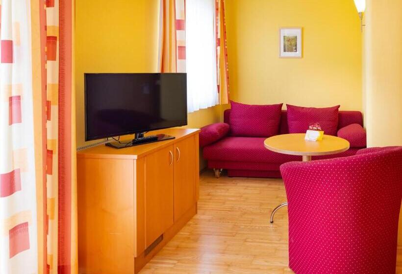 Трехместный Номер Deluxe, Golf & Thermenland Sonnenpension Frühstückshotel Burgauberg Stegersbach
