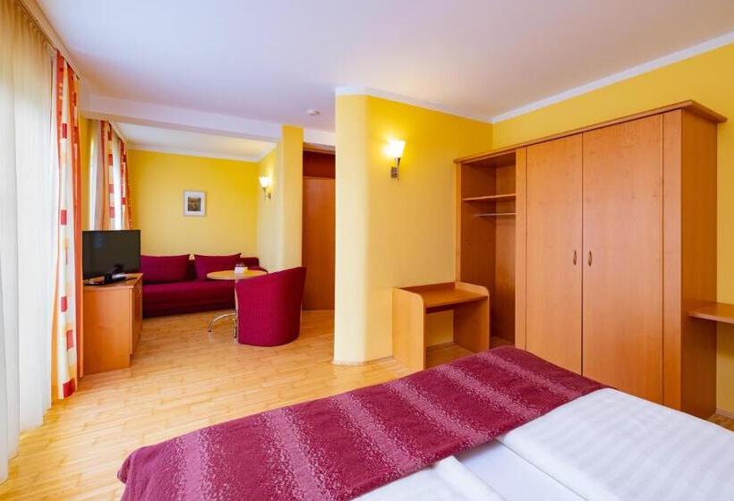 Трехместный Номер Deluxe, Golf & Thermenland Sonnenpension Frühstückshotel Burgauberg Stegersbach