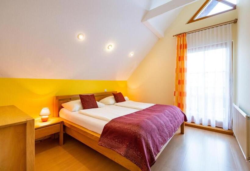 Апартаменты Дюплекс 1 Спальня, Golf & Thermenland Sonnenpension Frühstückshotel Burgauberg Stegersbach