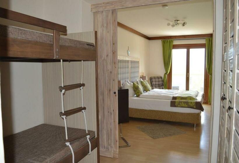 اتاق استاندارد چهارنفره با بالکن, Jäger