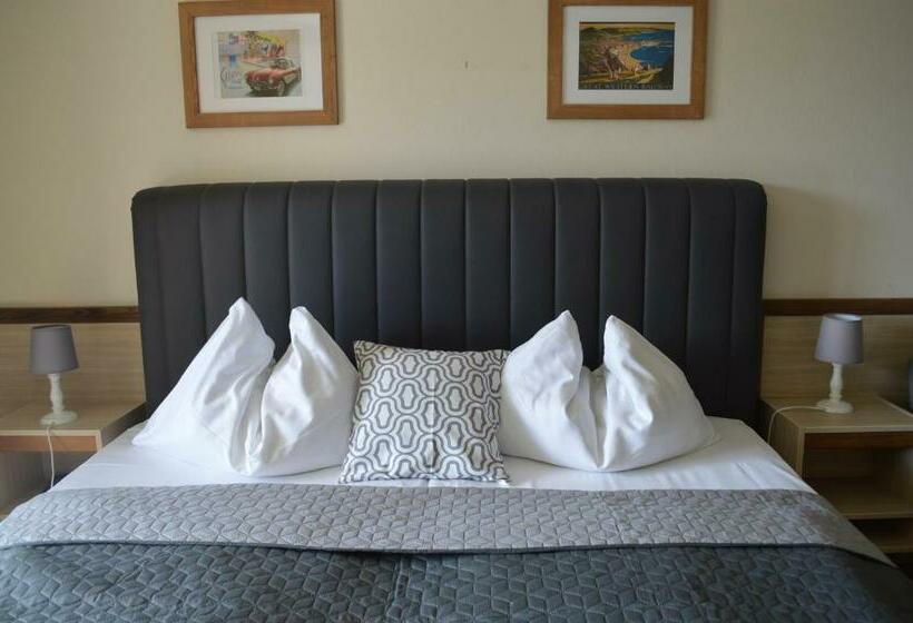 اتاق استاندارد با بالکن, Jäger