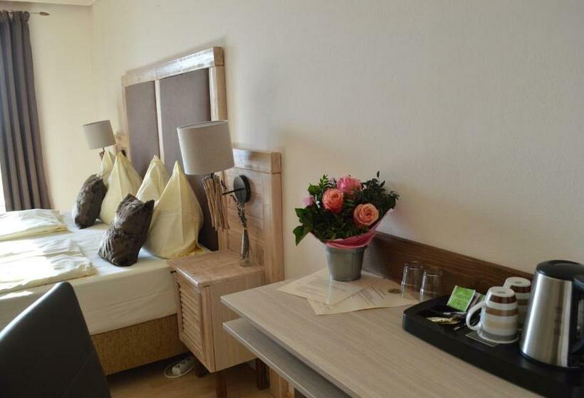 اتاق خانوادگی, Jäger