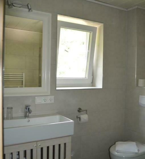 اتاق استاندارد سه تخته با بالکن, Jäger