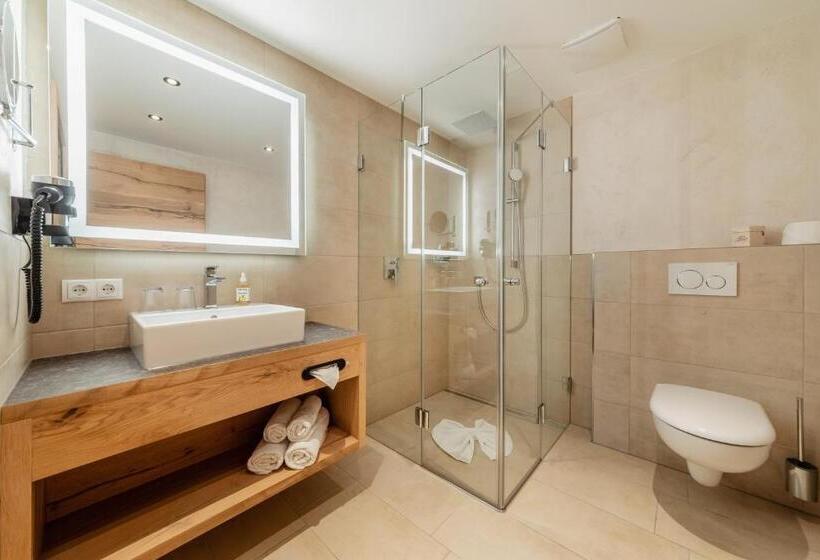 Трехместный Номер Superior, Kräuterhotel Hochzillertal