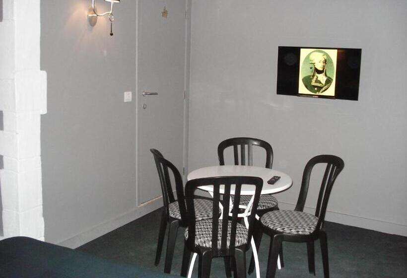 Четырехместный Номер Стандарт, La Fayette