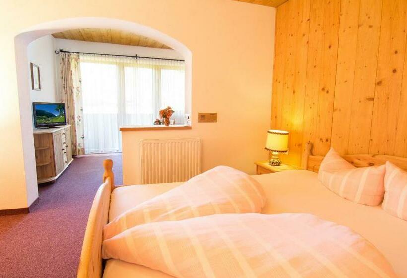 اتاق استاندارد با بالکن, Rosengarten