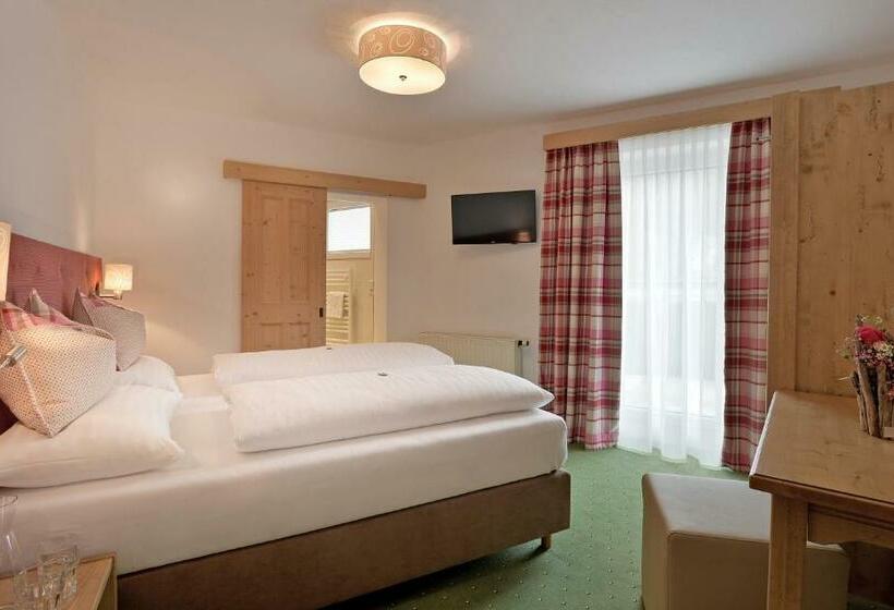 수피리어 룸, Tiroler Stuben