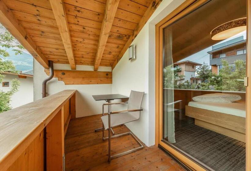 带阳台的标准单人间, Kräuterhotel Hochzillertal