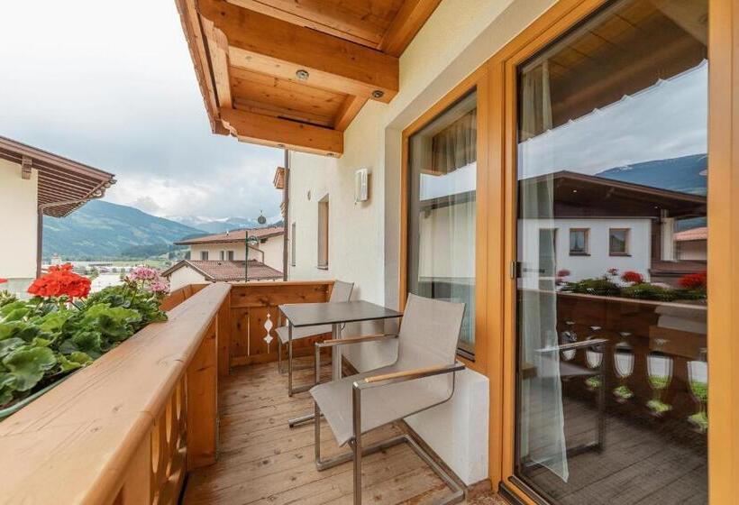 高级大房间, Kräuterhotel Hochzillertal