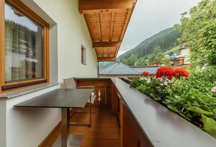 スーペリアールーム, Kräuterhotel Hochzillertal