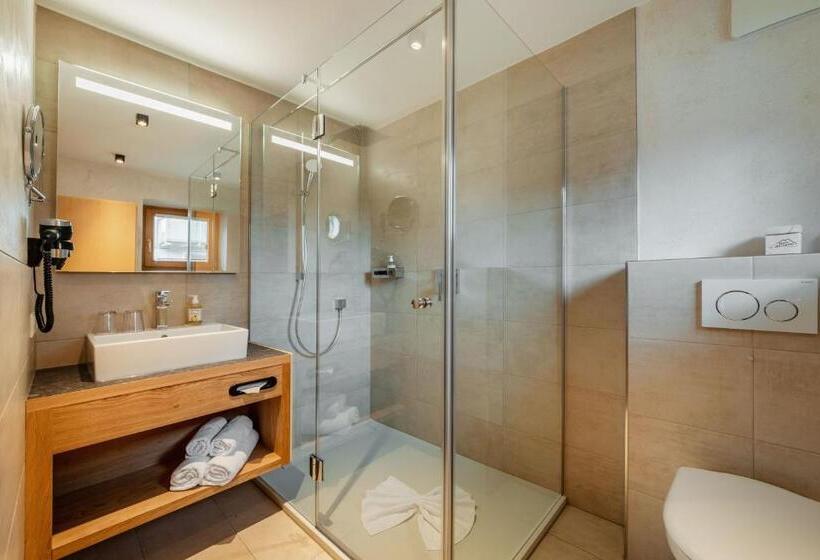 スーペリアールーム, Kräuterhotel Hochzillertal