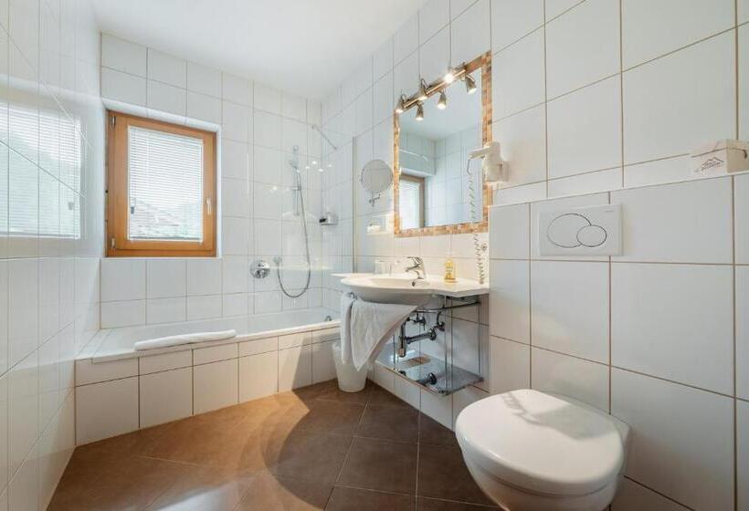 Трехместный Номер Superior, Kräuterhotel Hochzillertal