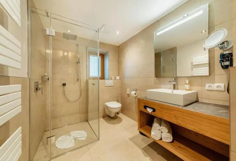 デラックスルーム, Kräuterhotel Hochzillertal