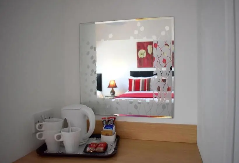 スタンダードトリプルルーム, The Meadows B&b