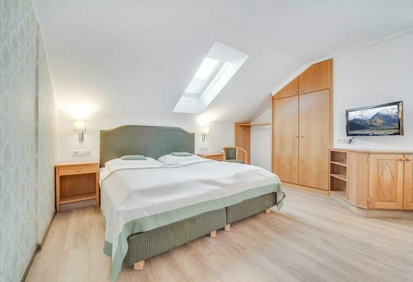 غرفة قياسية رباعية, Gasthof Hotel Hauslwirt