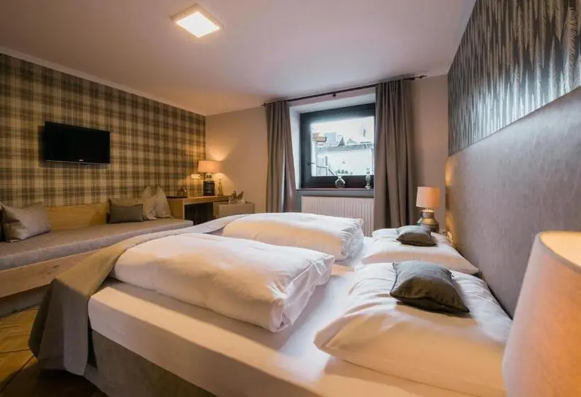 Standard Kolmen Hengen Huone, Gasthof Hotel Hauslwirt