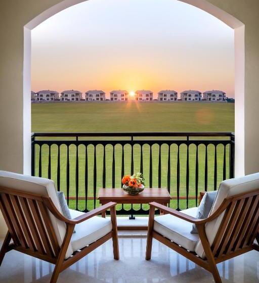 اتاق لوکس با چشمانداز, Al Habtoor Polo Resort