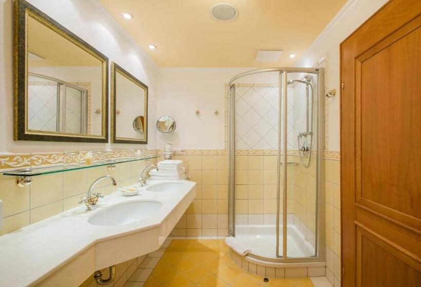 غرفة سوبيريور عائلية, Alpenschlössl