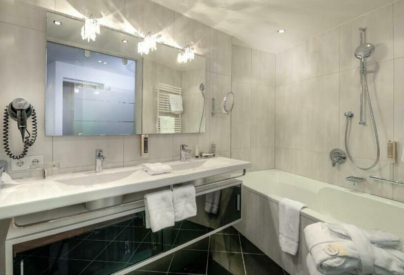 클래식 룸, Brigitte