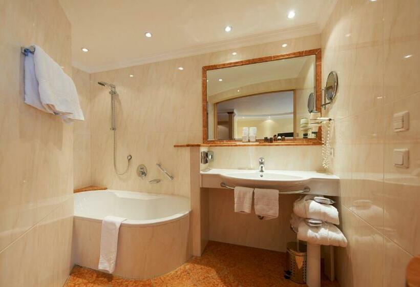 클래식 룸, Brigitte