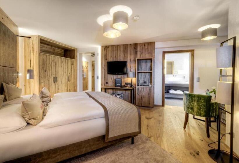 수피리어 룸, Brigitte