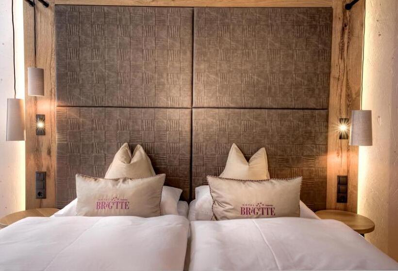 수피리어 룸, Brigitte