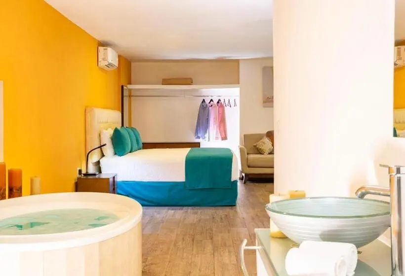 سوییت لوکس, Container Inn Hotel Aeropuerto