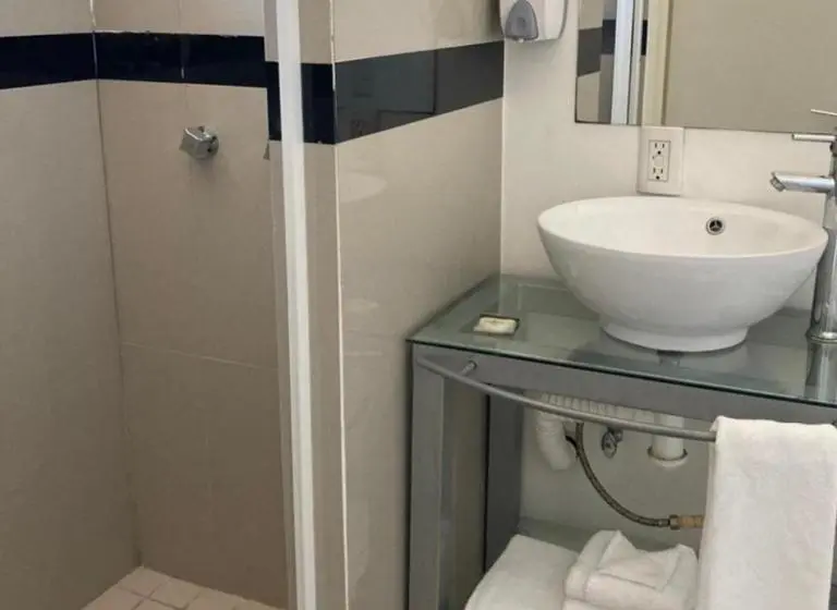 سوئیت خانواده 2 خوابه, Container Inn Hotel Aeropuerto