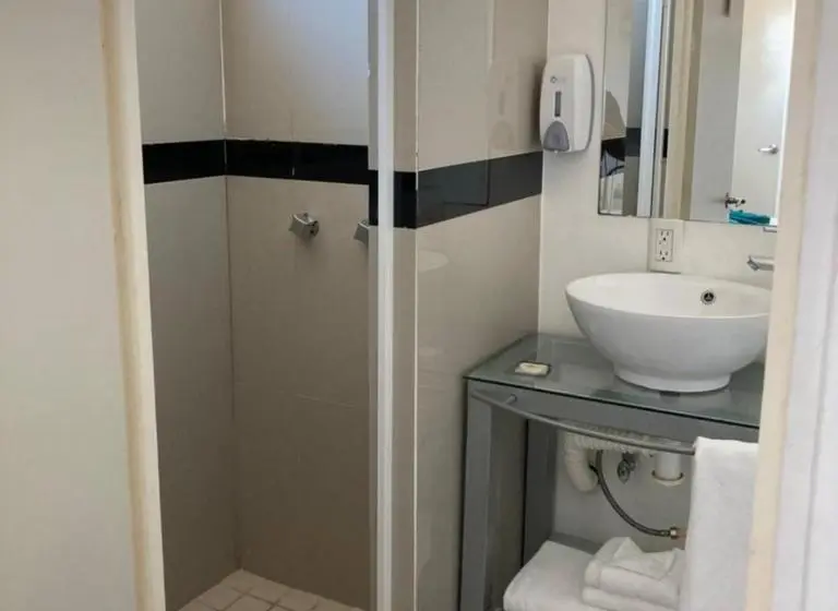 سوئیت خانواده 2 خوابه, Container Inn Hotel Aeropuerto