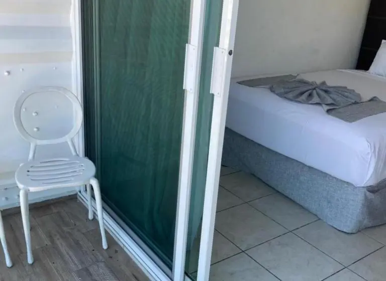 سوئیت مدیریتی 2 خوابه, Container Inn Hotel Aeropuerto