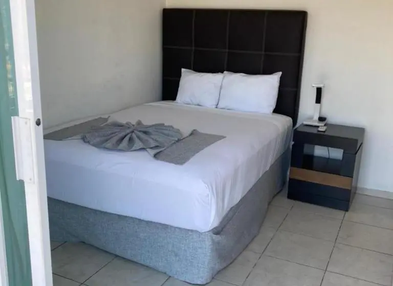 سوئیت مدیریتی 2 خوابه, Container Inn Hotel Aeropuerto