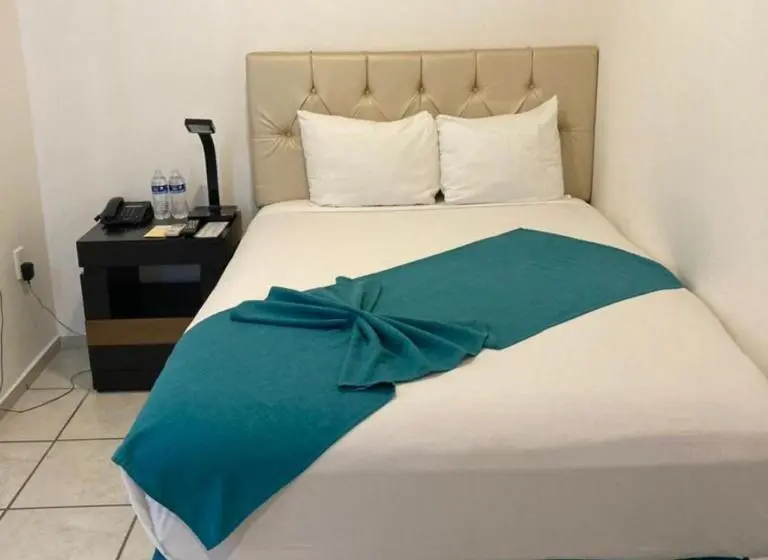 سوئیت 2 خوابه, Container Inn Hotel Aeropuerto