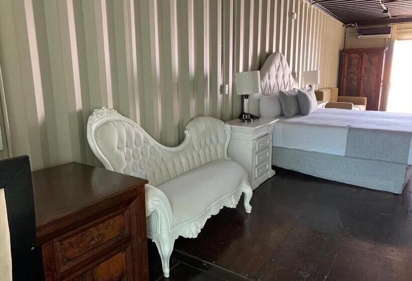 스위트 킹사이즈 침대, Container Inn Hotel Aeropuerto