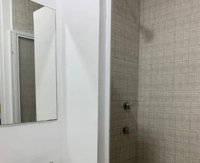 سوئیت 2 خوابه, Container Inn Hotel Aeropuerto