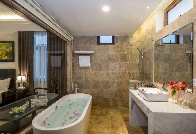 اتاق لوکس با چشمانداز استخر, Hoi An Emotion Boutique Villa