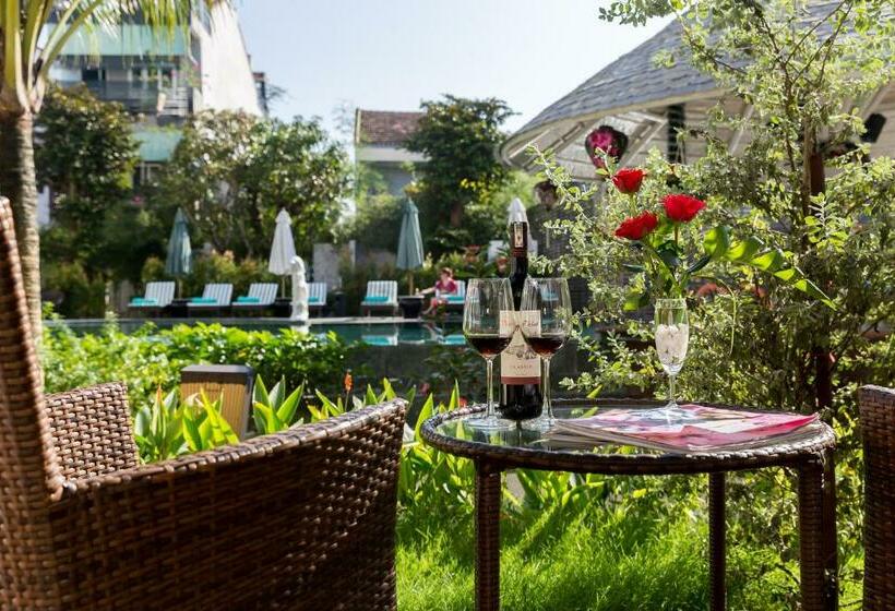 اتاق لوکس با چشمانداز استخر, Hoi An Emotion Boutique Villa