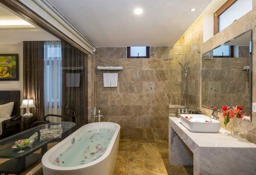 اتاق لوکس با چشمانداز استخر, Hoi An Emotion Boutique Villa