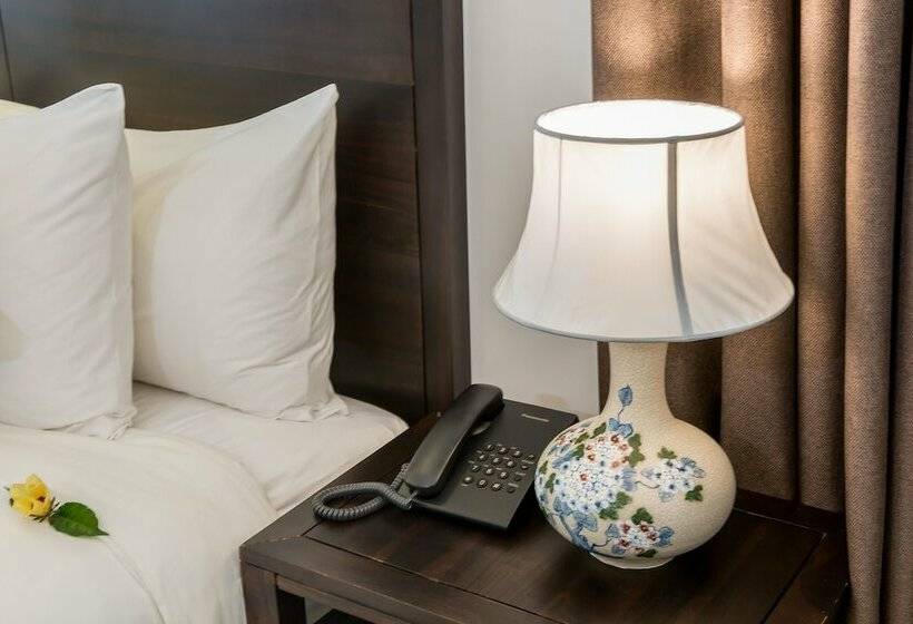 اتاق لوکس با چشمانداز استخر, Hoi An Emotion Boutique Villa